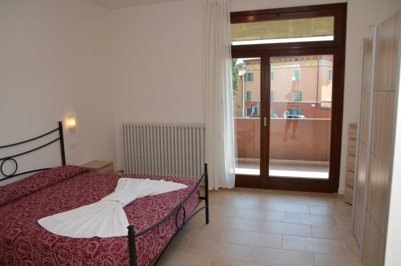 Trilocale Palazzo Garda Διαμέρισμα Γκάρντα Εξωτερικό φωτογραφία